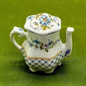 St Martin Porcelaine de Qualite Miniature Decorative Teapot